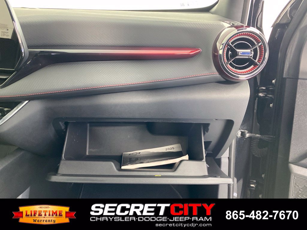 Used 2025 Chevrolet Equinox RS w/ Convenience Package III FWD image 29