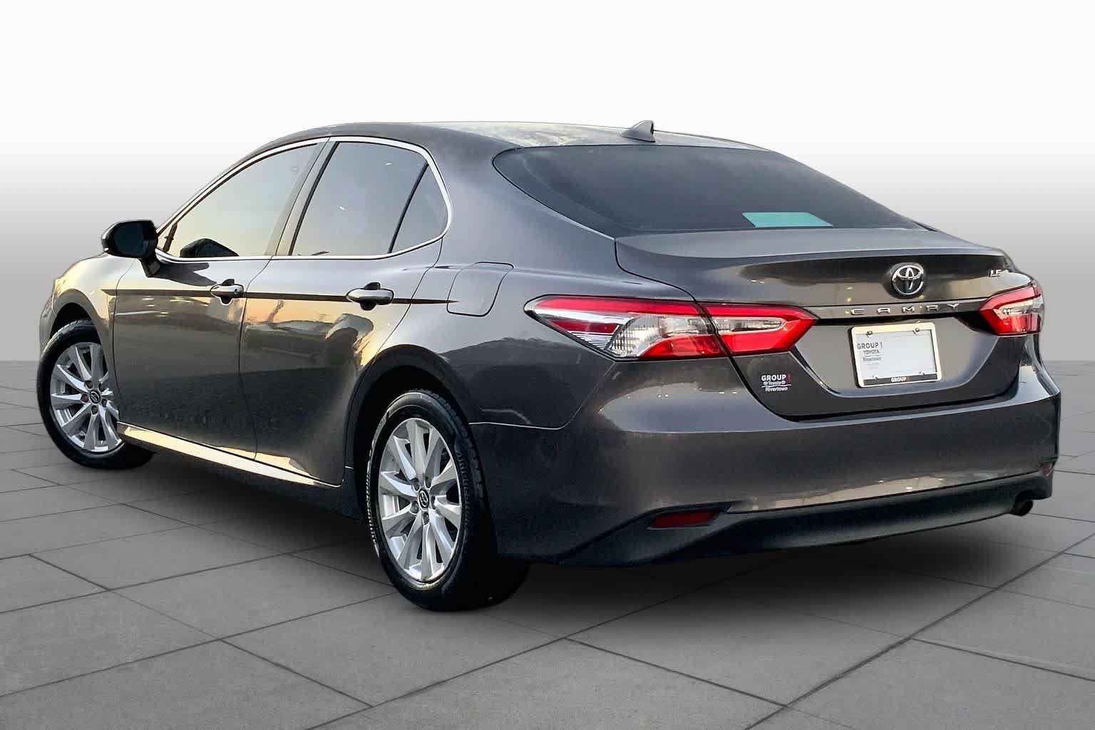Used 2020 Toyota Camry LE FWD image 11