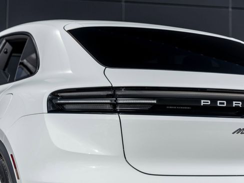 Certified 2025 Porsche Macan 4S Electric image 14