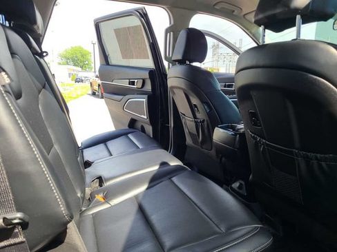 Used 2023 Kia Telluride LX AWD/4WD image 20