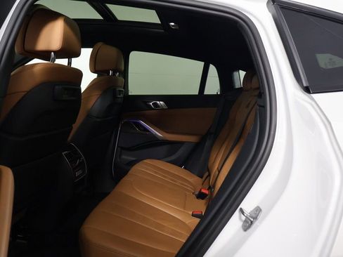 Used 2022 BMW X6 xDrive40i w/ M Sport Package image 11