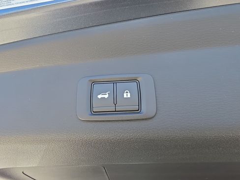 Used 2025 Mitsubishi Outlander SE FWD image 11