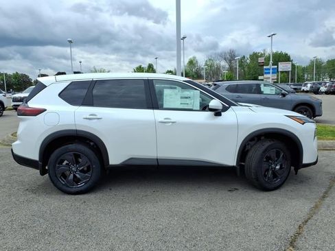 New 2026 Nissan Rogue SV FWD image 2