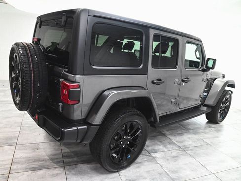 Used 2023 Jeep Wrangler Unlimited Sahara w/ Cold Weather Group AWD/4WD image 6
