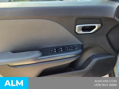 Used 2025 Kia K4 FWD image 15
