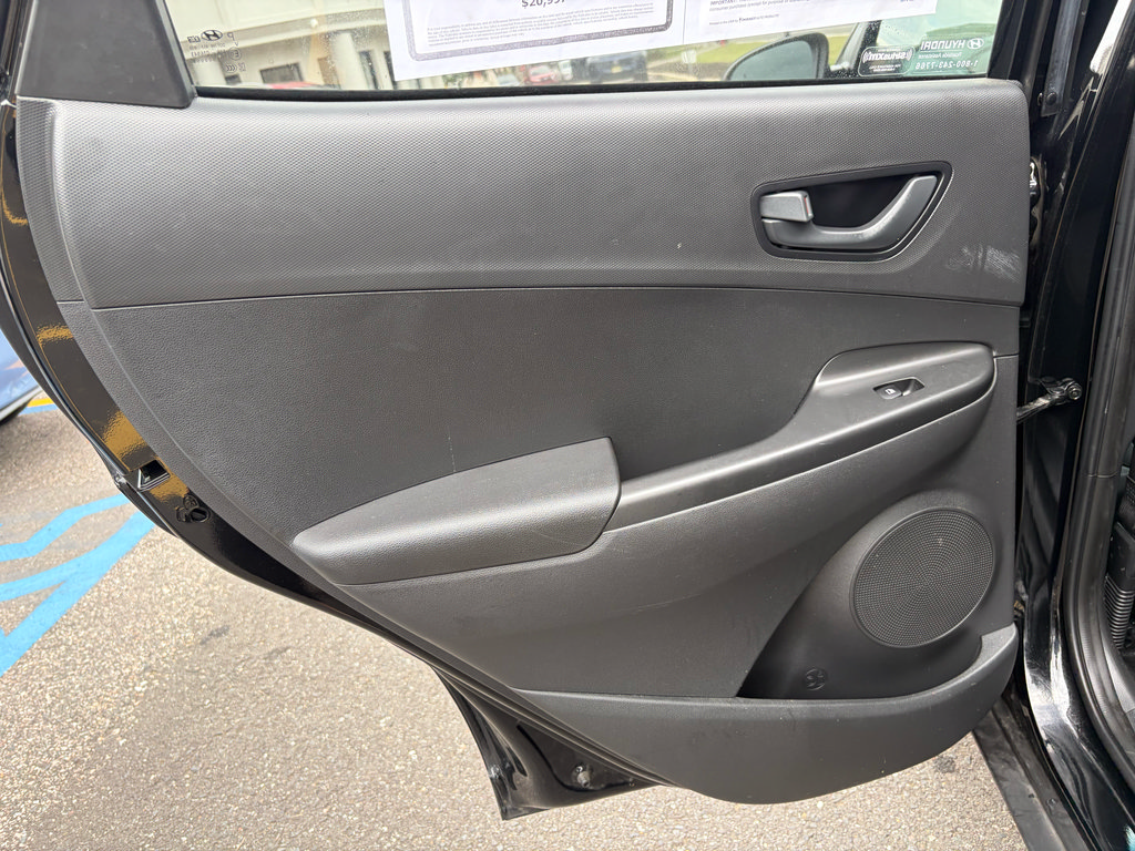 Used 2023 Hyundai Kona SEL AWD/4WD image 12