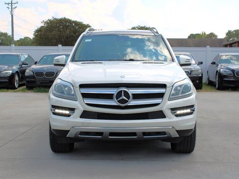 Used 2014 Mercedes-Benz GL 450 4MATIC w/ Appearance Package image 2