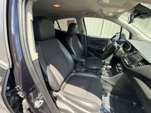 Used 2022 Buick Encore Preferred w/ Safety Package AWD/4WD image 23
