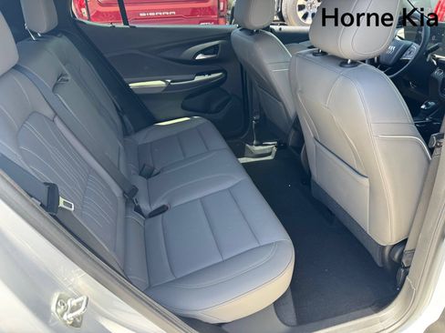 Used 2025 Buick Envista Avenir FWD image 28