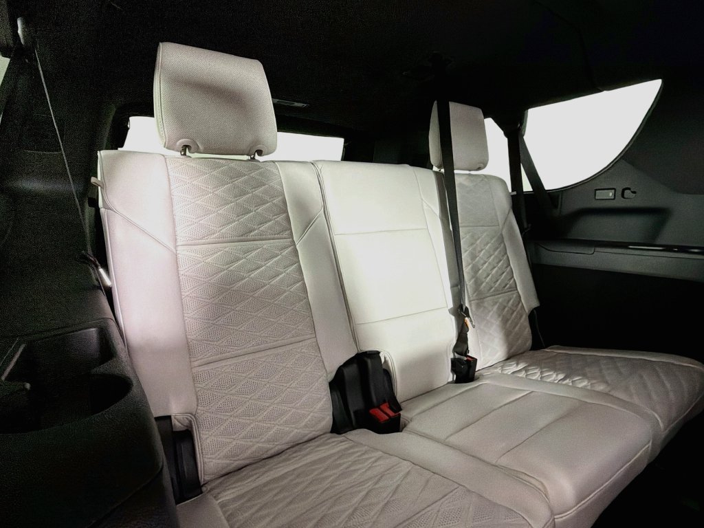 Used 2025 Cadillac Escalade ESV Sport Platinum AWD/4WD image 28