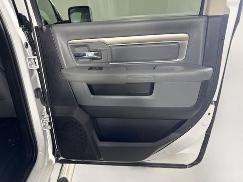 Used 2016 RAM 2500 SLT image 27