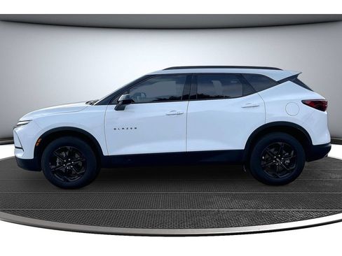 Used 2024 Chevrolet Blazer LT w/ Convenience Package AWD/4WD image 16