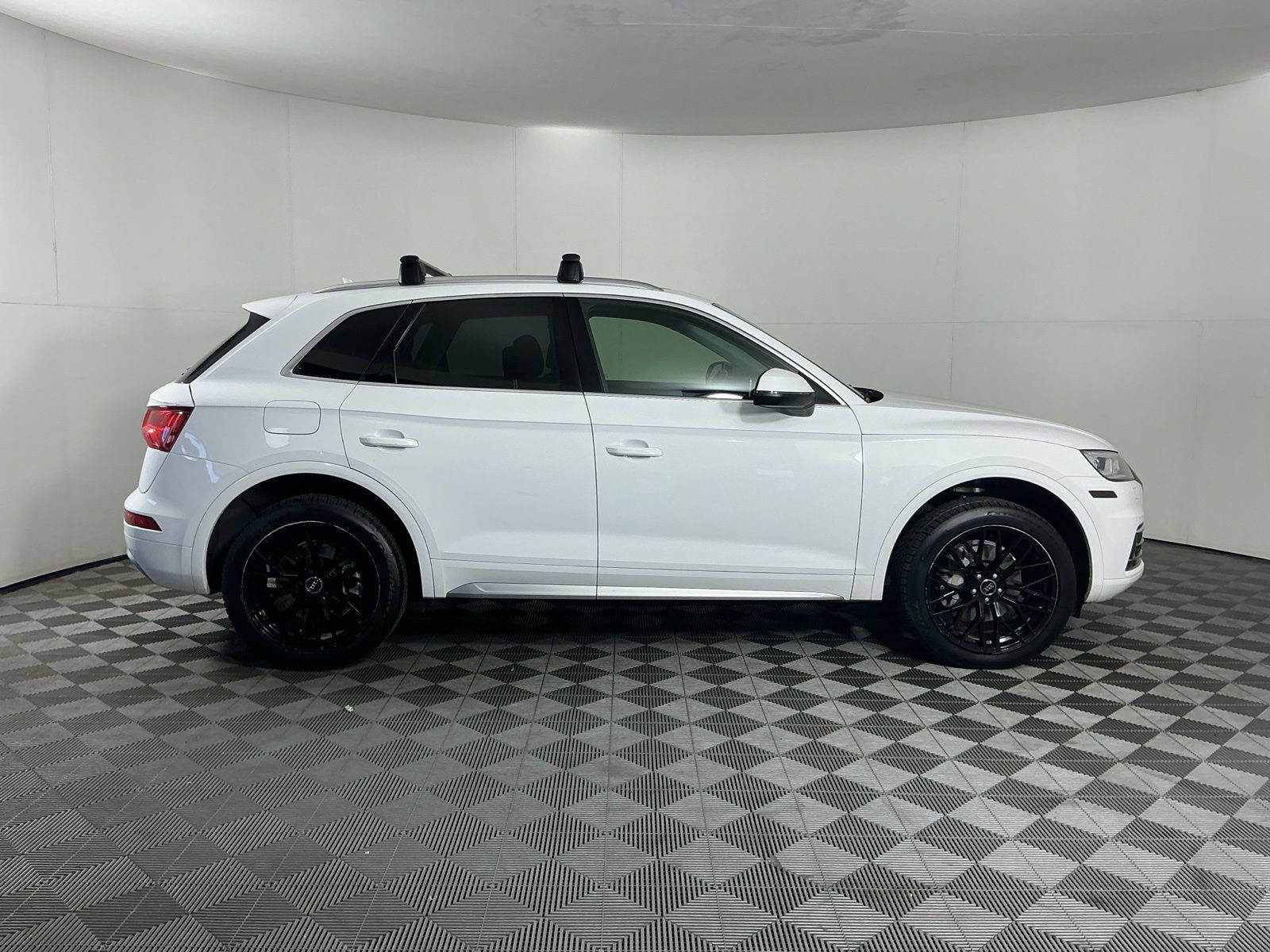 Used 2018 Audi Q5 2.0T Premium Plus w/ Premium Plus Package AWD/4WD image 9