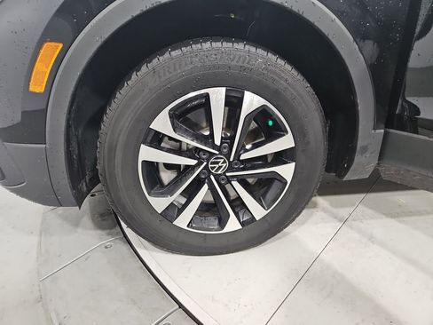 Certified 2024 Volkswagen Tiguan S image 28