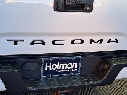 Used 2019 Toyota Tacoma TRD Sport image 32