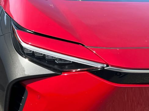 Used 2023 Toyota bZ4X Limited image 8