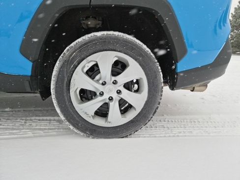 Used 2020 Toyota RAV4 LE image 11