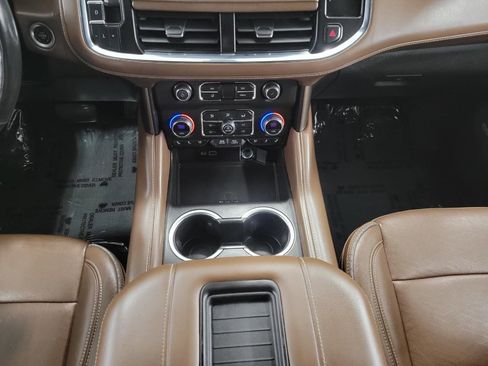 Used 2022 Chevrolet Suburban High Country image 16