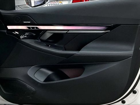 Used 2025 BMW i5 eDrive40i w/ Premium Package image 26