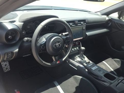 Used 2025 Toyota GR86 Premium RWD image 13