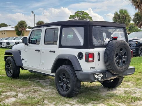 Used 2024 Jeep Wrangler Unlimited Sport AWD/4WD image 3