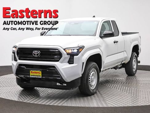 Used 2025 Toyota Tacoma SR RWD image 1