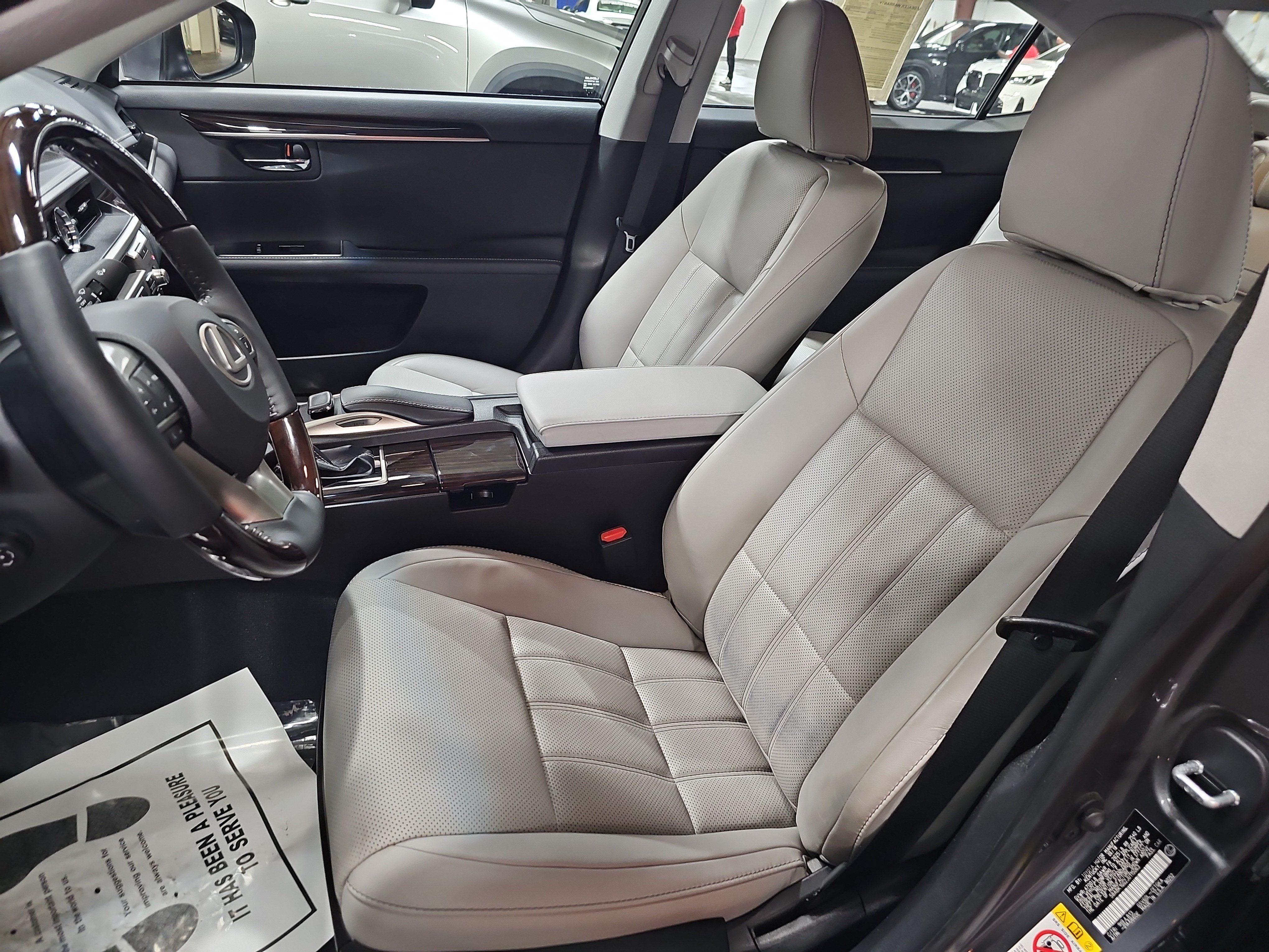 Used 2018 Lexus ES 350 w/ Luxury Package w/Wood Trim FWD image 15