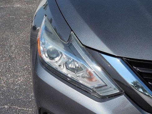 Certified 2018 Nissan Altima 2.5 SV w/ 2.5 SV Technology Package FWD image 10