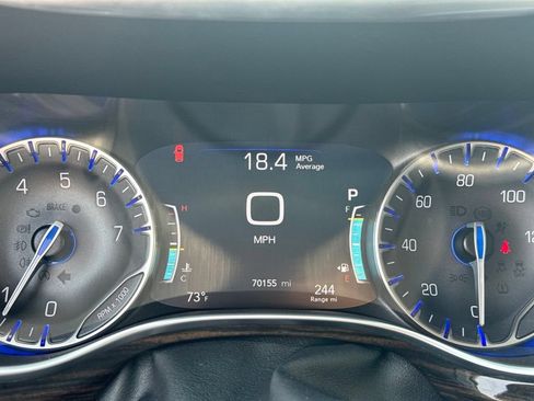 Used 2023 Chrysler Pacifica Limited FWD image 40