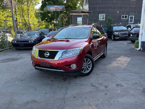 Used 2014 Nissan Pathfinder SL w/ Trailer Tow Package AWD/4WD image 3