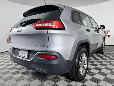 Used 2017 Jeep Cherokee Sport AWD/4WD image 24