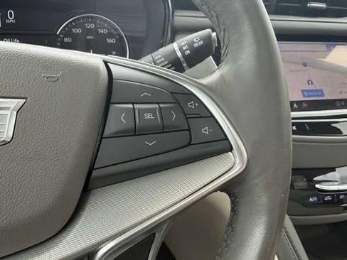 Certified 2024 Cadillac XT5 Premium Luxury AWD/4WD image 38