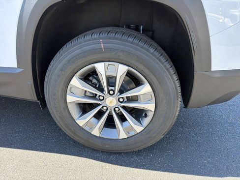 New 2026 Chevrolet Equinox LT w/ Safety and Technology Package FWD image 19