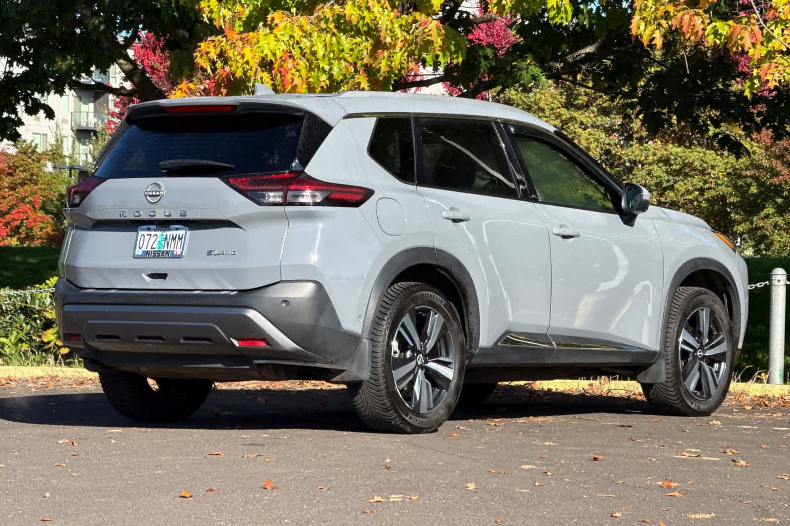 Used 2022 Nissan Rogue SL w/ SL Premium Package AWD/4WD image 2
