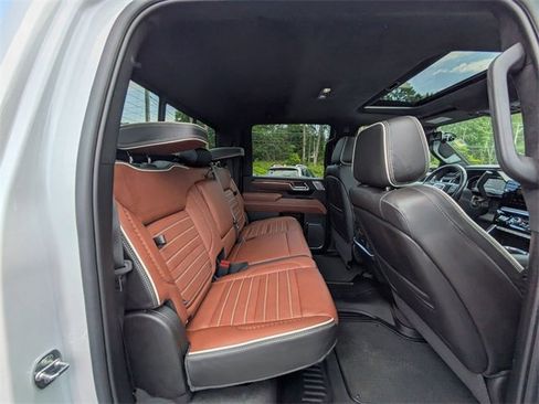 Used 2024 GMC Sierra 3500 Denali Ultimate image 34