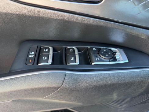 Used 2023 Kia Sorento S FWD image 19