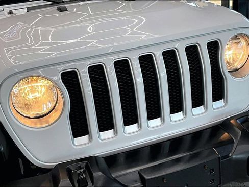 Used 2023 Jeep Wrangler Sahara w/ Cold Weather Group image 33