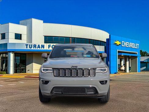 Used 2020 Jeep Grand Cherokee Altitude RWD image 10