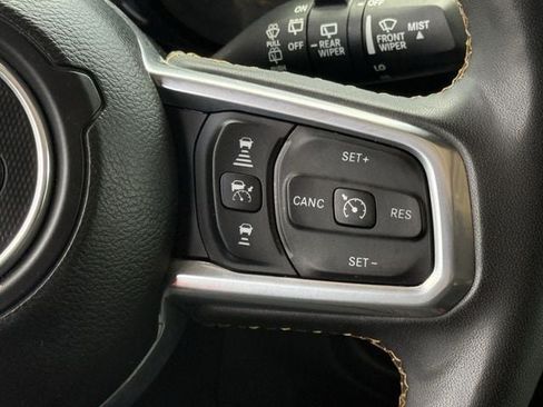 Used 2024 Jeep Wrangler Unlimited Sahara AWD/4WD image 14