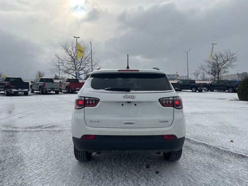 Used 2024 Jeep Compass Latitude image 4