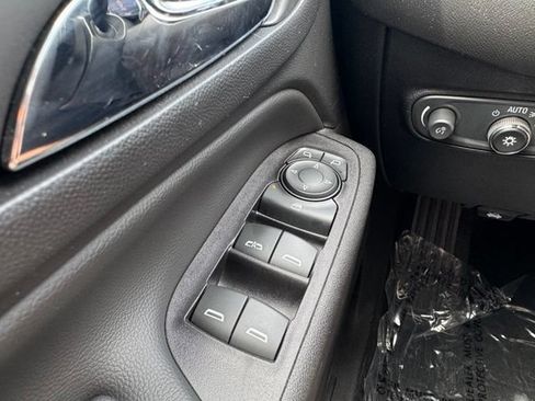 Used 2019 Chevrolet Equinox LT AWD/4WD image 34
