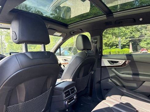 Used 2019 Audi Q7 2.0T Premium Plus AWD/4WD image 11