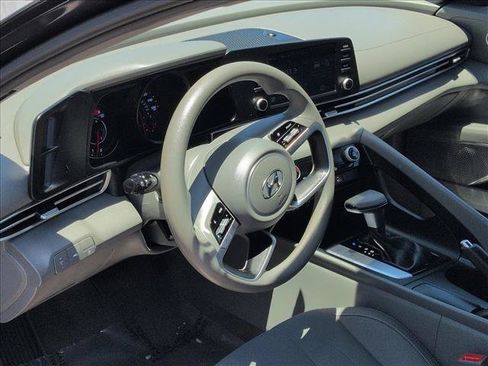 Used 2021 Hyundai Elantra SEL FWD image 10
