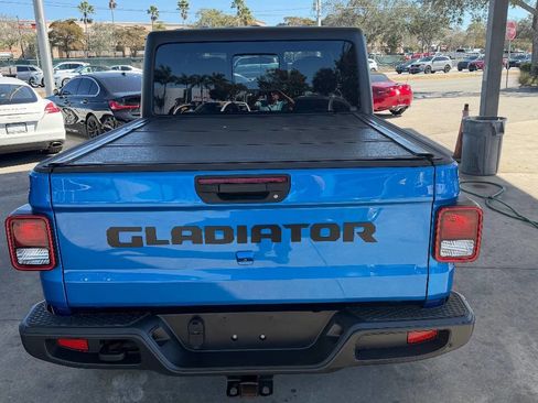 Used 2021 Jeep Gladiator Sport image 6