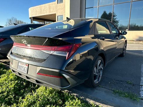 Certified 2025 Hyundai Elantra Sport w/ Cargo Package image 3