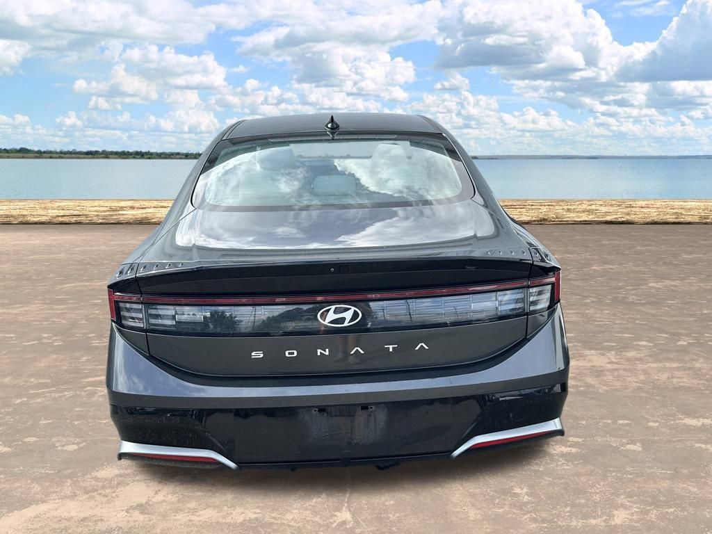 Used 2025 Hyundai Sonata SEL FWD image 8
