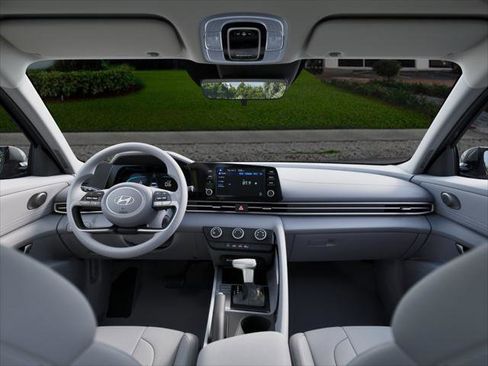 New 2026 Hyundai Elantra SE image 11