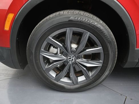 Used 2023 Volkswagen Tiguan SE image 9