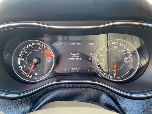 Used 2019 Jeep Cherokee Limited image 18