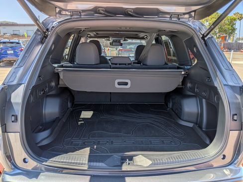 Certified 2025 Subaru Forester Premium AWD/4WD image 32